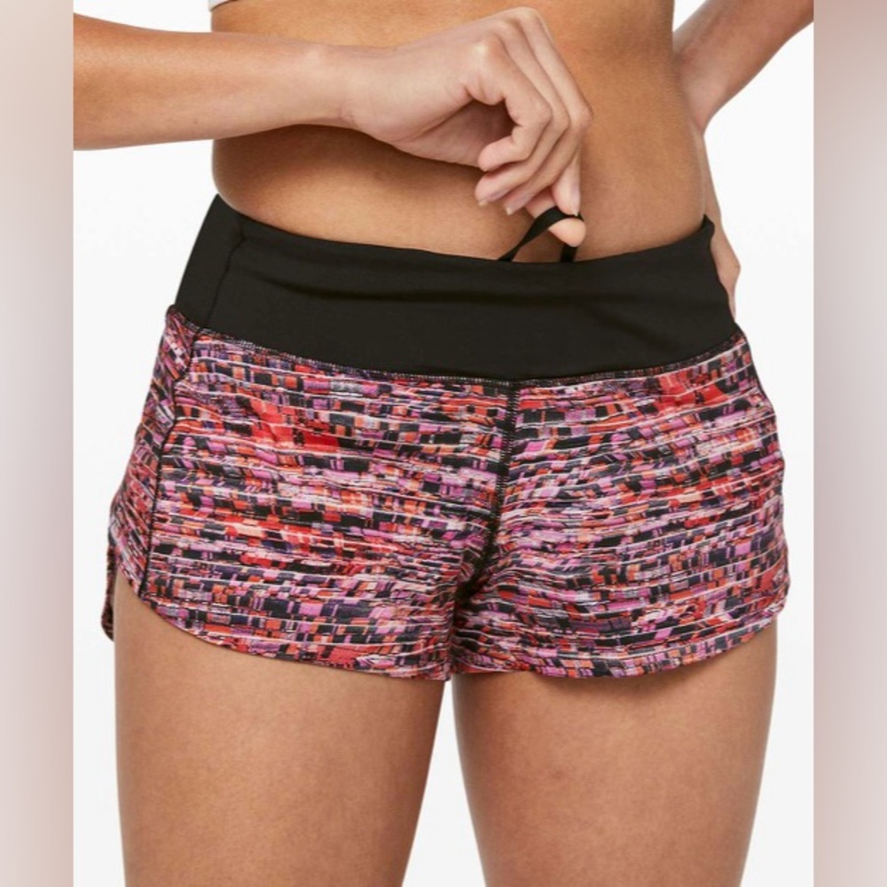 EUC 🍋 Lululemon Speed Up Short *4"